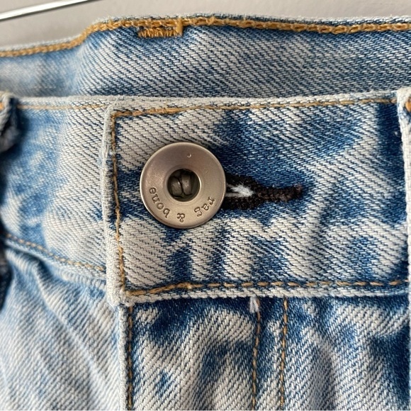 Rag & Bone Mid Rise Frayed Hem Boyfriend Jean Shorts in Clean Madison 25 - Picture 8 of 14